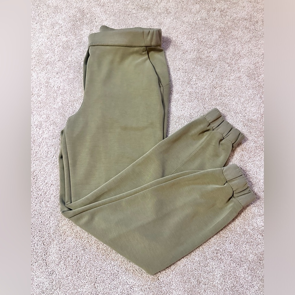 Lululemon Softstreme Relaxed High-Rise Pant
